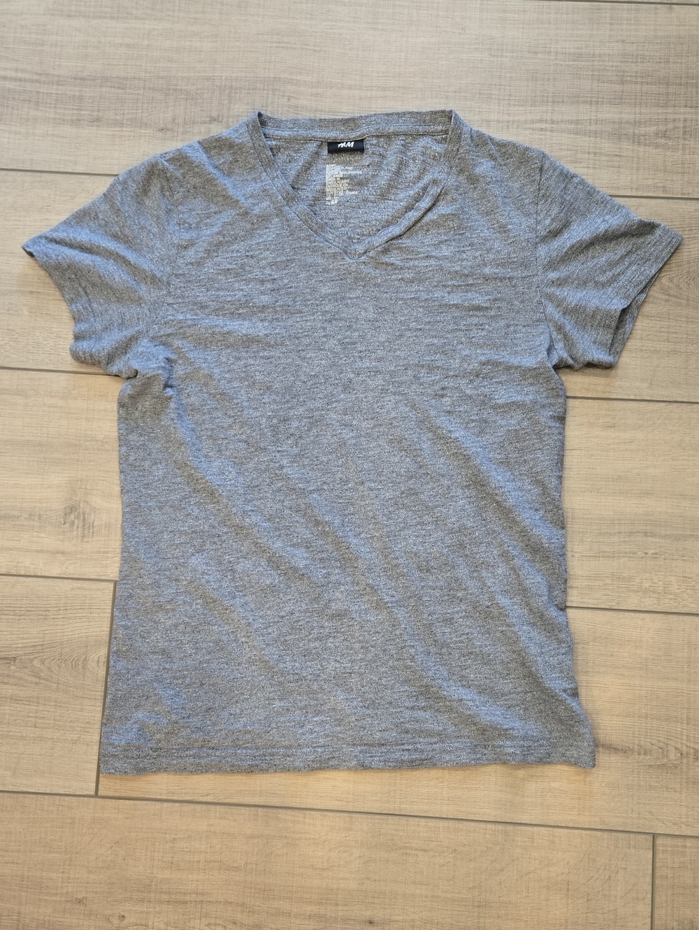 H&M Men’s Gray V-Neck Short Sleeve Tee